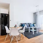 Homely Place 3* Poznań
