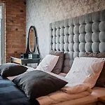 Homely Place Hotell Poznań