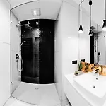 Homely Place 3*