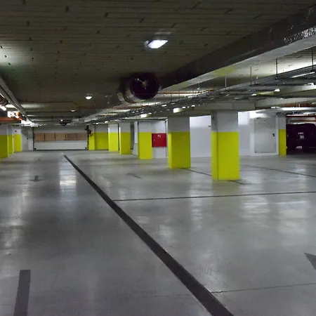 فندق Homely Place 3*